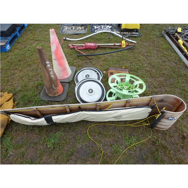 Toboggan, Hubcaps, Reel and Pouch
