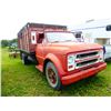 Image 3 : Chev C50 2 Ton S/A 15' x 4' Wood B+H, 4 + 2 Trans, 46004 Miles, 900 x 20 Rub, Aux Hyd., SN.CE539P853