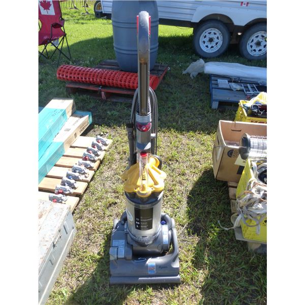 Dyson Elec. Vacuum Cleaner