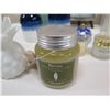Image 13 : Misc Bath Accessories: Soap Pumps, Toothbrush Holders, Mirrored Tray, Candles, etc