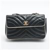 Image 1 : Chanel Black Chevron Quilted Lambskin Contrast Leather CC Single Flap Bag