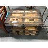 Image 2 : ANTIQUE TRUNK