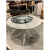 Image 1 : MIRROR AND TABLE