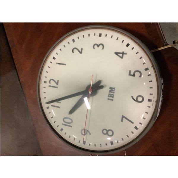 VINTAGE IBM WALL CLOCK, MADE IN USA