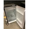 Image 2 : HISENSE BAR FRIDGE