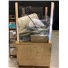 Image 2 : PALLET LOT OF MISC SET DEC ITEMS