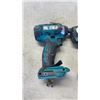 Image 8 : MAKITA CORDLESS TOOL SET - INCLUDES 2 IMPACT GUNS, FLASHLIGHT, 2 BATTERIES AND CHARGER - TESTED WORK