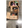 Image 1 : 3 BOXES OF PURSES AND WOMENS SHOES