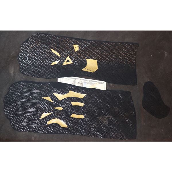 BLACK PANTHER WAKANDA FOREVER COMPLETE GLOVE SET