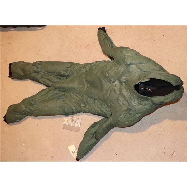 AQUAMAN TRENCH MONSTER ALIEN CREATURE SUIT 12 B SUPER HERO