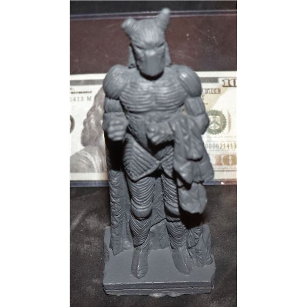 BRAM STOKER'S DRACULA MINIATURE ARMORED STATUE CASTING