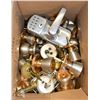 Image 1 : LARGE LOT OF VARIOUS DOOR KNOBS & HARDWARE