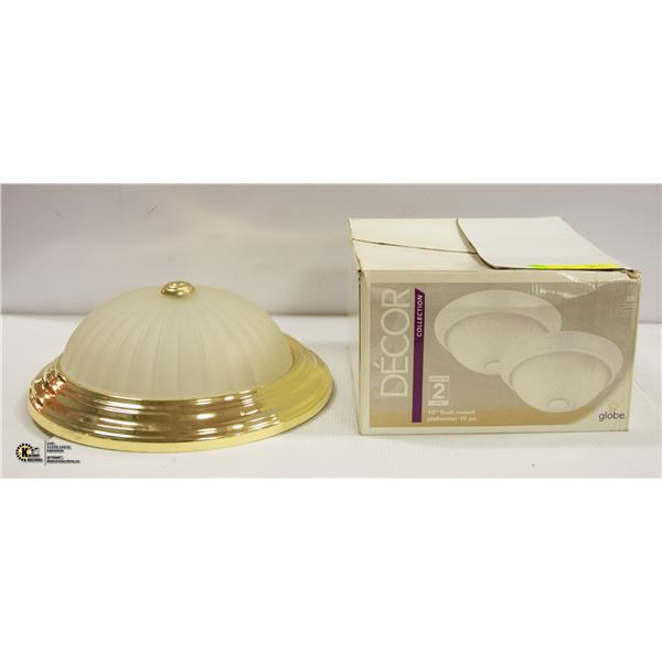 CEILING LIGHT FIXTURE IN BOX + CEILING LIGHT