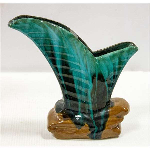 7  CERAMIC DOUBLE LEAF PLANTER VASE