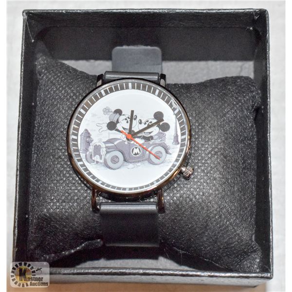 NEW MINNIE AND MICKEY MOUSE QUARTZ MOVEMENT WATCH