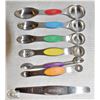 Image 1 : SET OF 6 MAGNETIC INTERLOCKING MEASURING SPOONS