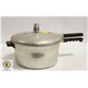 Image 1 : PRESTO PRESSURE COOKER