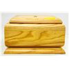 Image 2 : SOLID WOOD JEWELRY BOX WITH 2 CONTENT PCS