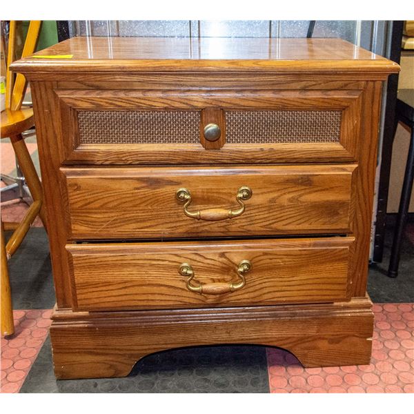 3 DRAWER NIGHT STAND H-25" W-16" L-26"