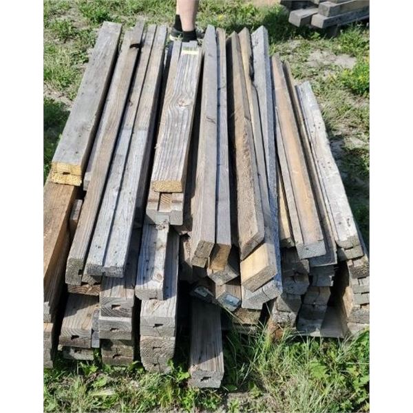 PALLET OF 2X4 DUNNAGE BOARDS 4-6 FEET