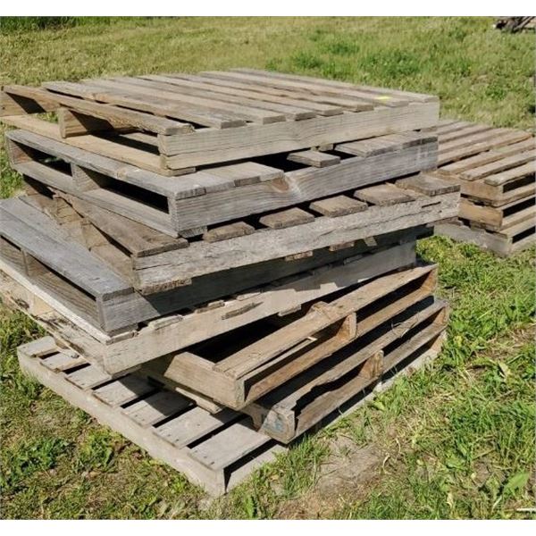 PALLET OF VARIOUS PALLETS