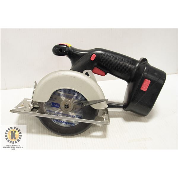 BLACK & DECKER 5 1/2" CORDLESS SKIL SAW ( NO