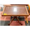 Image 1 : SMALLER VINTAGE COFFEE TABLE