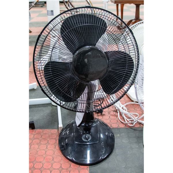 NEW MAINSTAY BLACK TABLE FAN