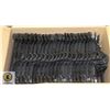 Image 1 : BOX OF 17" HEAVYWEIGHT SUIT HANGARS - 100PCS