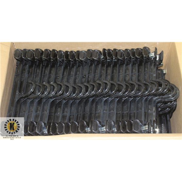 BOX OF 17  HEAVYWEIGHT SUIT HANGARS - 100PCS