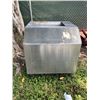 Image 2 : S/S ICE BIN