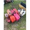 Image 1 : LOT OF GAS CANS / SPRAYERS