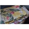 Image 3 : CURTAINS (2), PILLOW SHAMS (2) & VINTAGE FABRIC (5 PCS)