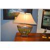 Image 2 : CERAMIC TABLE LAMP W/SHADE (HAS A CRACK)