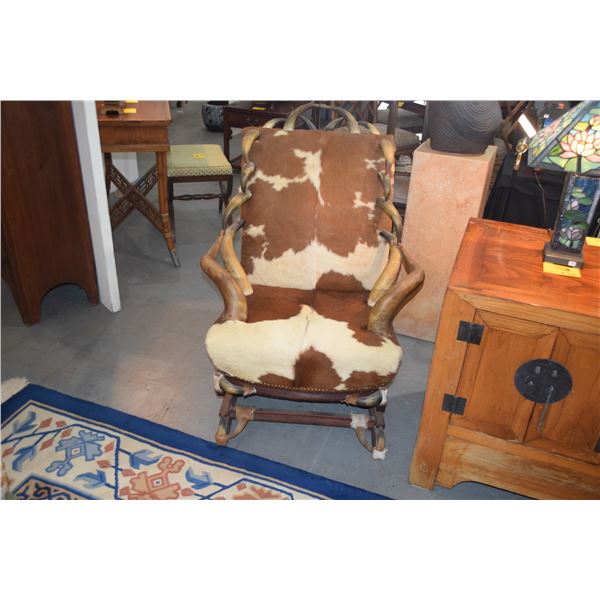 VINTAGE BULL HORN & COW HIDE WESTERN STYLE ROCKING CHAIR