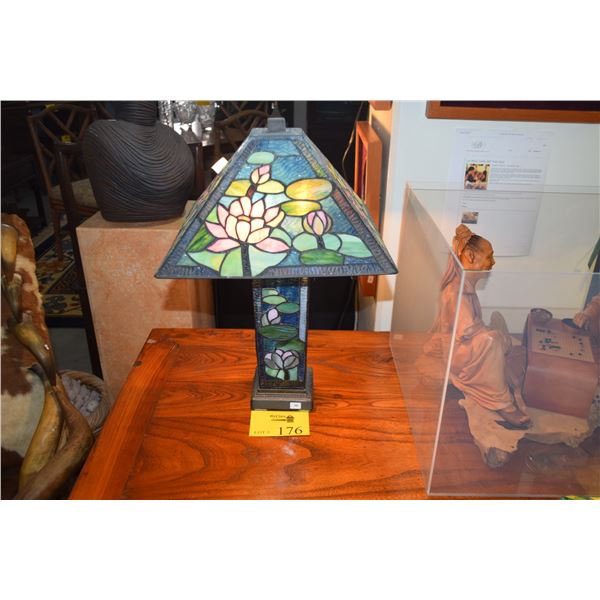 TIFFANY STYLE TABLE LAMP (20")