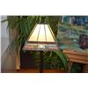 Image 2 : TIFFANY STYLE TABLE LAMP