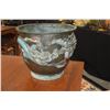 Image 8 : ANTIQUE JAPANESE POLYCHROME BRONZE CLOISONNE CACHEPOT W/HIGH RELIEF CIRCULAR DRAGONS; SIGNED (15 3/4