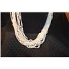Image 3 : 10 STRAND SOUTH PACIFIC SHELL LEI (WHITE) (DOES NOT INCLUDE STAND)