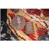 Image 8 : LARGE MIXED LOT: COLLECTION OF DREAM CATCHERS, ART, BEADS, KEY CHAINS, FEATHERS, WALL ART, OIL LAMPS