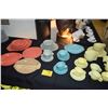 Image 1 : COLLECTION OF RUSSELL WRIGHT "RESIDENTIAL" MELAMINE DINNERWARE DESIGNED 1953