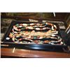 Image 2 : AGATE BEAD NECKLACES (3) & ELEPHANT PINS (2) (5 P CS)