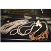 Image 1 : HISHI SHELL JEWELRY & WOVEN FLOWER (5 PCS)