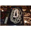 Image 1 : SHELL LEIS & EARRINGS (3 PCS)