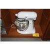 Image 1 : KITCHEN AID CLASSIC STAND MIXER, WHITE W/ATTACHMENTS