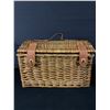 Image 2 : 2 Wicker Picnic Baskets