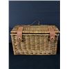 Image 2 : 2 Wicker Picnic Baskets