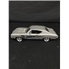 Image 2 : Lot of 2 1:24 Scale Die Cast Cars