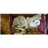 Image 1 : Collectible Porcelain Knick Knack Lot