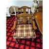 Image 2 : Table with Four Chairs 41" Wide X 27" Tall